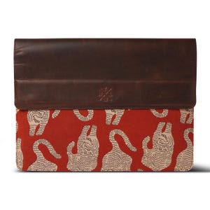 Personalized Leather Laptop Sleeve Case for MacBook Air 13" & 14" – Custom Leather Laptop Cover Gift Idea