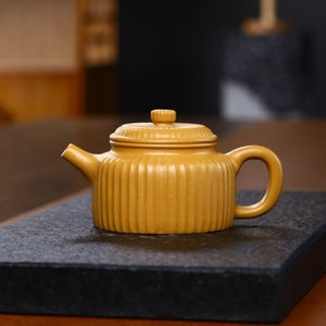 Yixing Purple Clay (Zisha) Teapot [Ribbed Dezhong 筋纹德钟] (Gift Box / Certificate Included) [YIQIN TEA HOUSE]