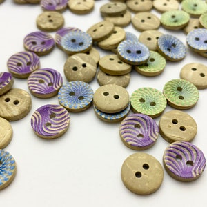 11.5mm - 10 buttons / COCO SPIRAL coconut shell buttons / 2-Hole Buttons / Sewing / Scrapbooking / Embellishments / Crafts