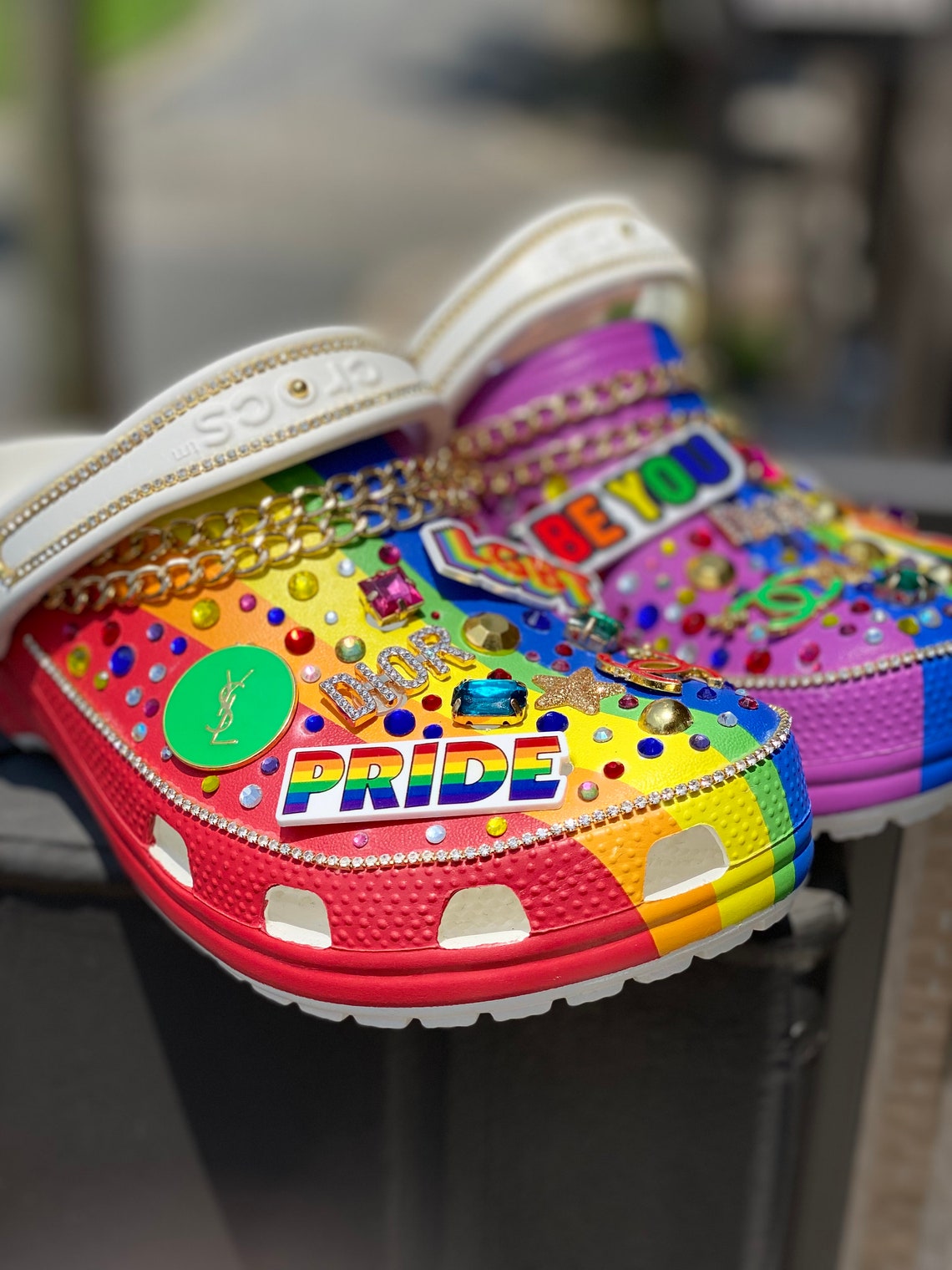 Wmn Größe 7 PREMADE Pride Crocs Rainbow Crocs Custom bling Etsy