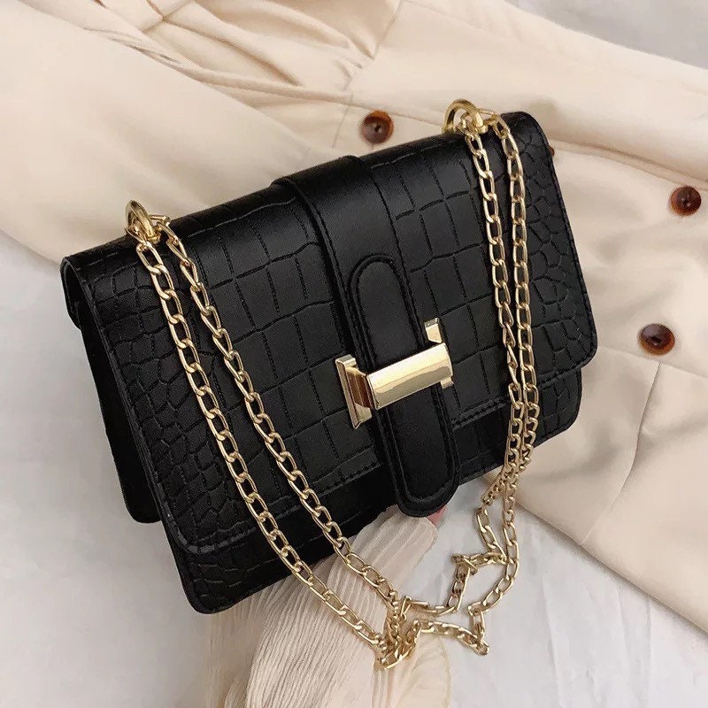 Designer Handbag Luxury Shoulder Bag Brand Female Designer Bag Fashion  Crossbody Bag Chain Bag Clamshell Design Purse Metal Locking Buckle From  Honey_bag, $159.49