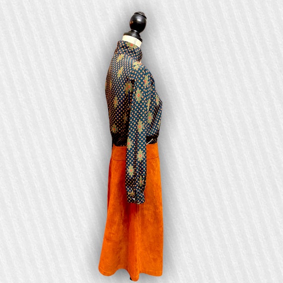 1970's A line Suede Skirt Size 28,  Burnt Orange,… - image 4