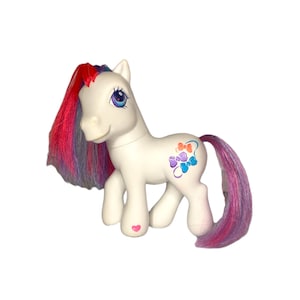 Nœud papillon blanc G3 My Little Pony Butterfly Island, pied magnétique Dazzle Bright 2004 Hasbro