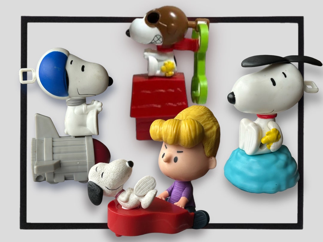 New Vintage SPORTY SNOOPY Peanuts x McDonald's Figure 8