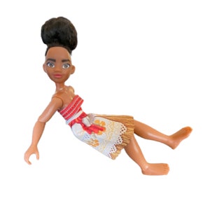 2016 Moana of Oceania Adventure Doll - Pre Loved image 8
