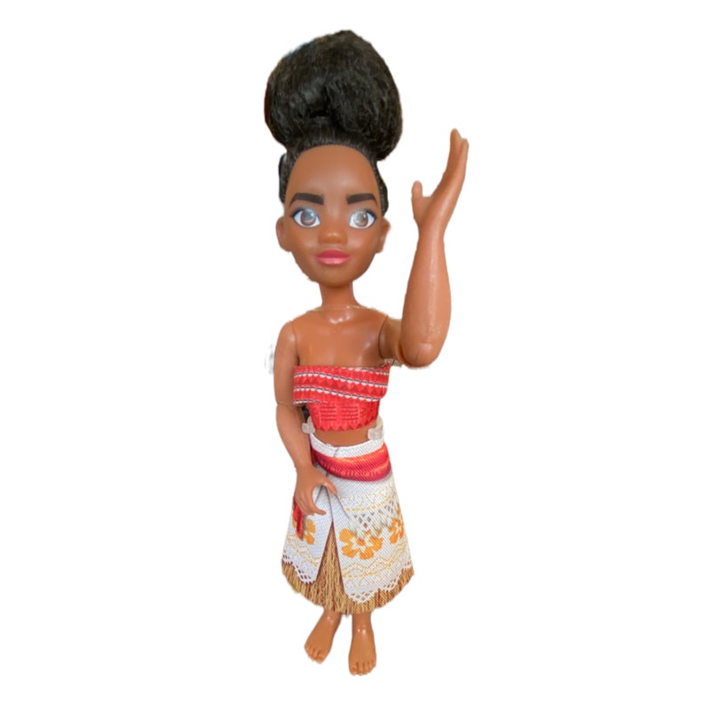 2016 Moana of Oceania Adventure Doll - Pre Loved image 2