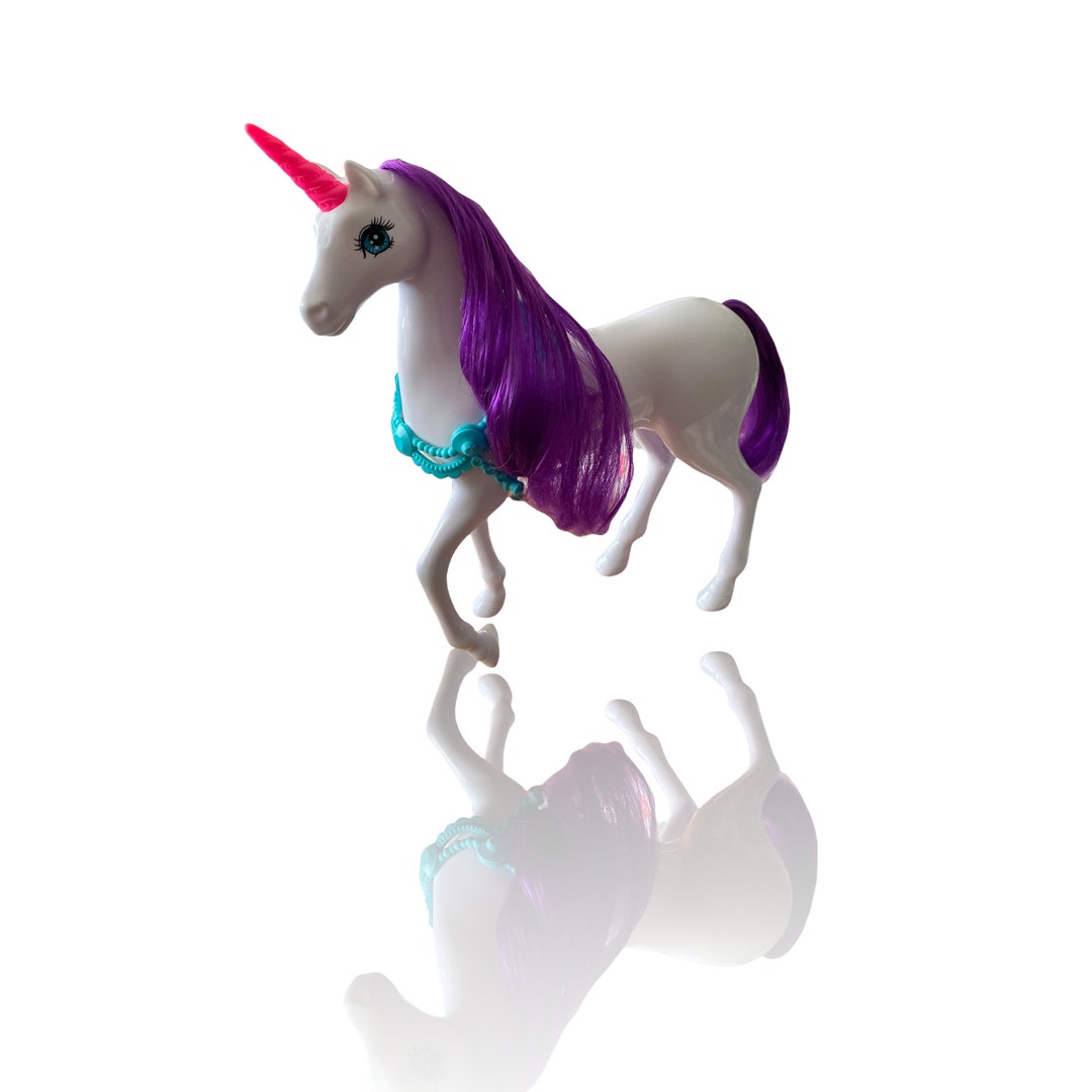 BARBIE DREAMTOPIA Licorne Blanche Cheval Purple queue et crinière