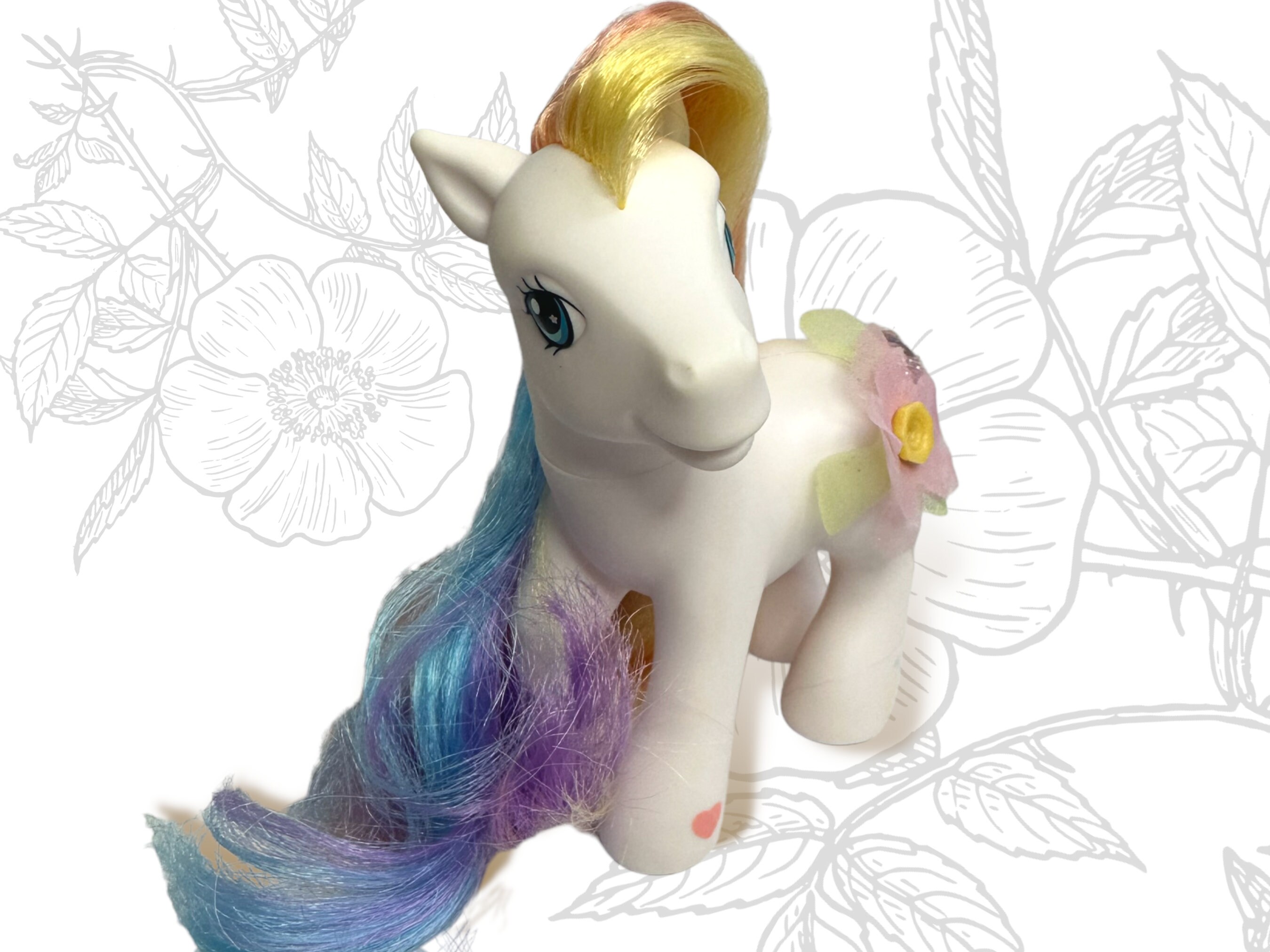Daffidazey White 3D Floral G3 My Little Pony Magnetic Foot 2006