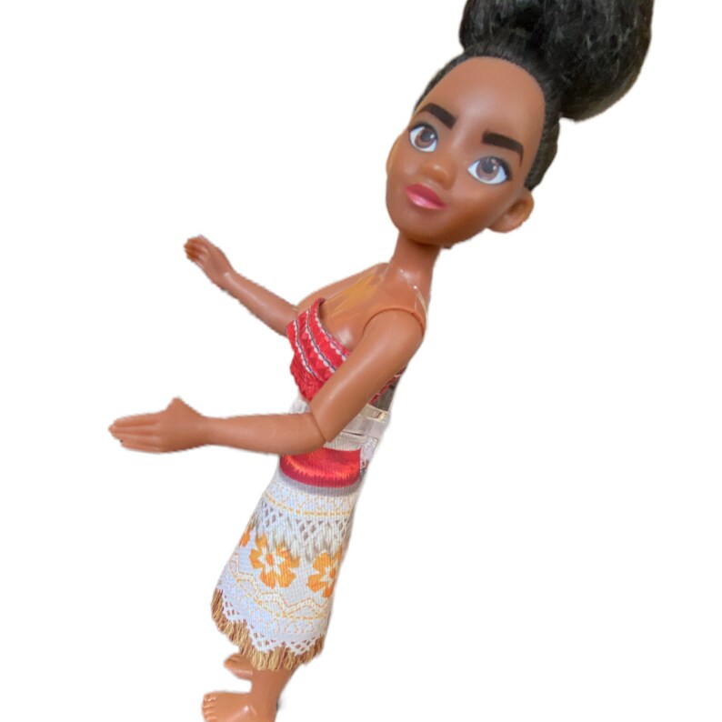 2016 Moana of Oceania Adventure Doll - Pre Loved image 7
