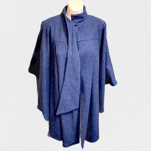 Capa vintage de lana con bufanda, colección 'The Art Folk'