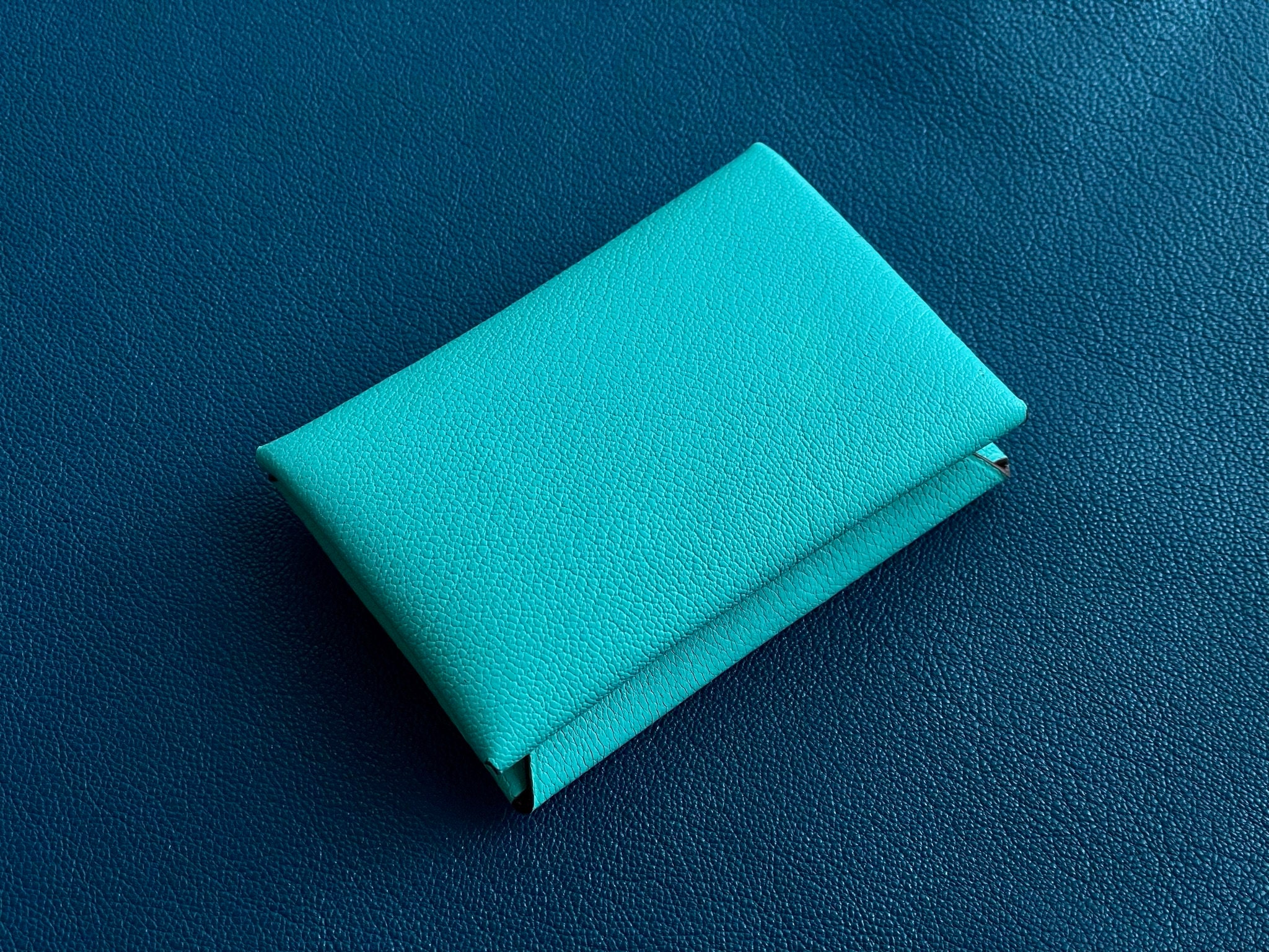 Pre-Owned Hermes Calvi Duo Card Holder Wallet Green Tinged with Blue Color