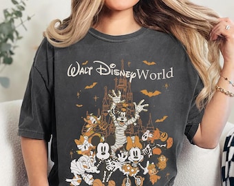 Camisetas vintage de Halloween de Disney, camisetas familiares a juego de Mickey y sus amigos, viaje de Halloween al Reino Mágico, castillo de Disneyworld, atuendo de temporada espeluznante