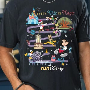 Run Disney Jede Meile ist Magie Shirt Disney Marathon Mickey und Freunde Laufen Rasse Tag T-shirt Magic Kingdom Epcot Castle Laufen Tee 2025