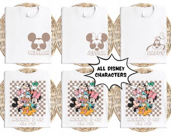 Camisetas personalizadas de Disney Mickey y sus amigos. Camiseta a cuadros de Mickey y Minnie. Camiseta personalizada de viaje a Disney. Regalo de vacaciones familiares a cuadros de Disney.