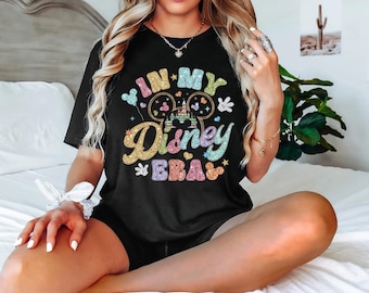 In meiner Disney Ära Glitzereffekt Shirt, Magisches Schloss Disneyland Urlaub T-Shirt, Familie Passendes Disney Reise Outfit, Glitzerndes Disney Ära Geschenk