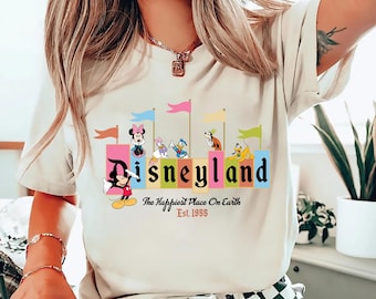 Camiseta Disneyland The Happiest Place, camiseta Disneyland fundada en 1955, camiseta Walt Disney, camiseta Disney Family Vacation, camiseta Mickey y sus amigos