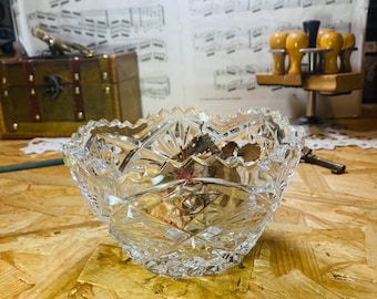 Boho crystal bowl, 1930, Finely cut into stars, Vintage, Lead crystal