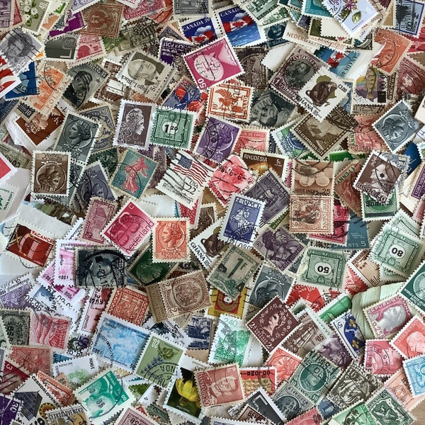 Lotto di 100 francobolli vari, timbrati, annullati, misti mondo ed epoca, per giornale d'arte/carta scrapbooking, fascio