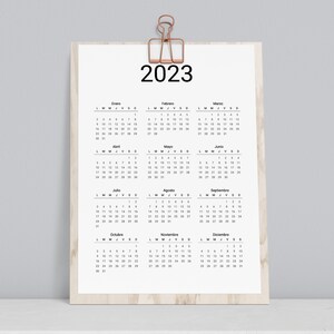 Calendrier annuel espagnol 2023-2024 imprimable Calendario Español Calendrier numérique Calendrier d'une page Style minimaliste. image 2