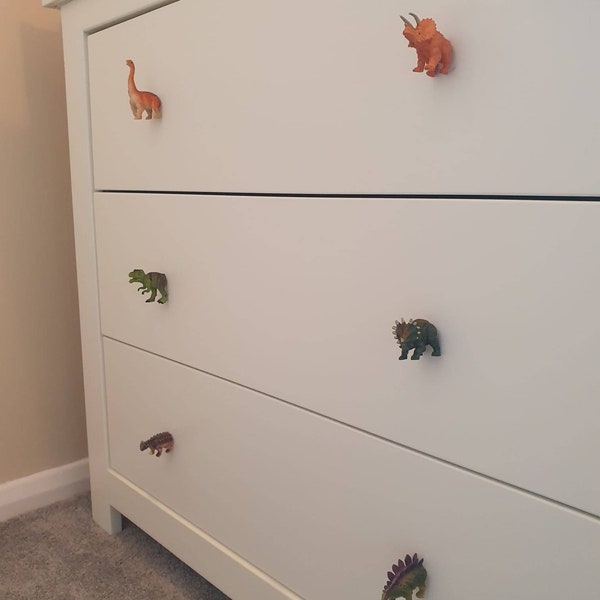 Set of 6 Dinosaur drawer handles. Knobs. Pulls. With screws and washers.