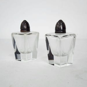 Elegant Hand Cut Crystal Silver Top Salt & Pepper Shakers VTG 60s Mid Century Made in Japan Art Deco Minimalist Kitchen Decor Natural Patina