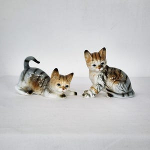 VTG Ceramic Tabby Cat Figurines Set of 2 Gray & Brown Home Decor Collectible Cottagecore Country Farmhouse Kitty Cat Statues Shelf Trinkets