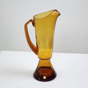 Mid Century Modern Cocktail Pitcher Handblown Amber Glass Amber Color Vtg 60s Retro Barware Boho Chic Glassware Kitchen Summer Patio Serving