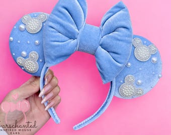 Light blue rhinestone mouse ears.