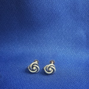 Vintage Australian Screw-Back Stud Earrings