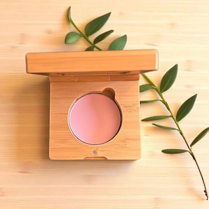 Rose Pink blusher with Bamboo case