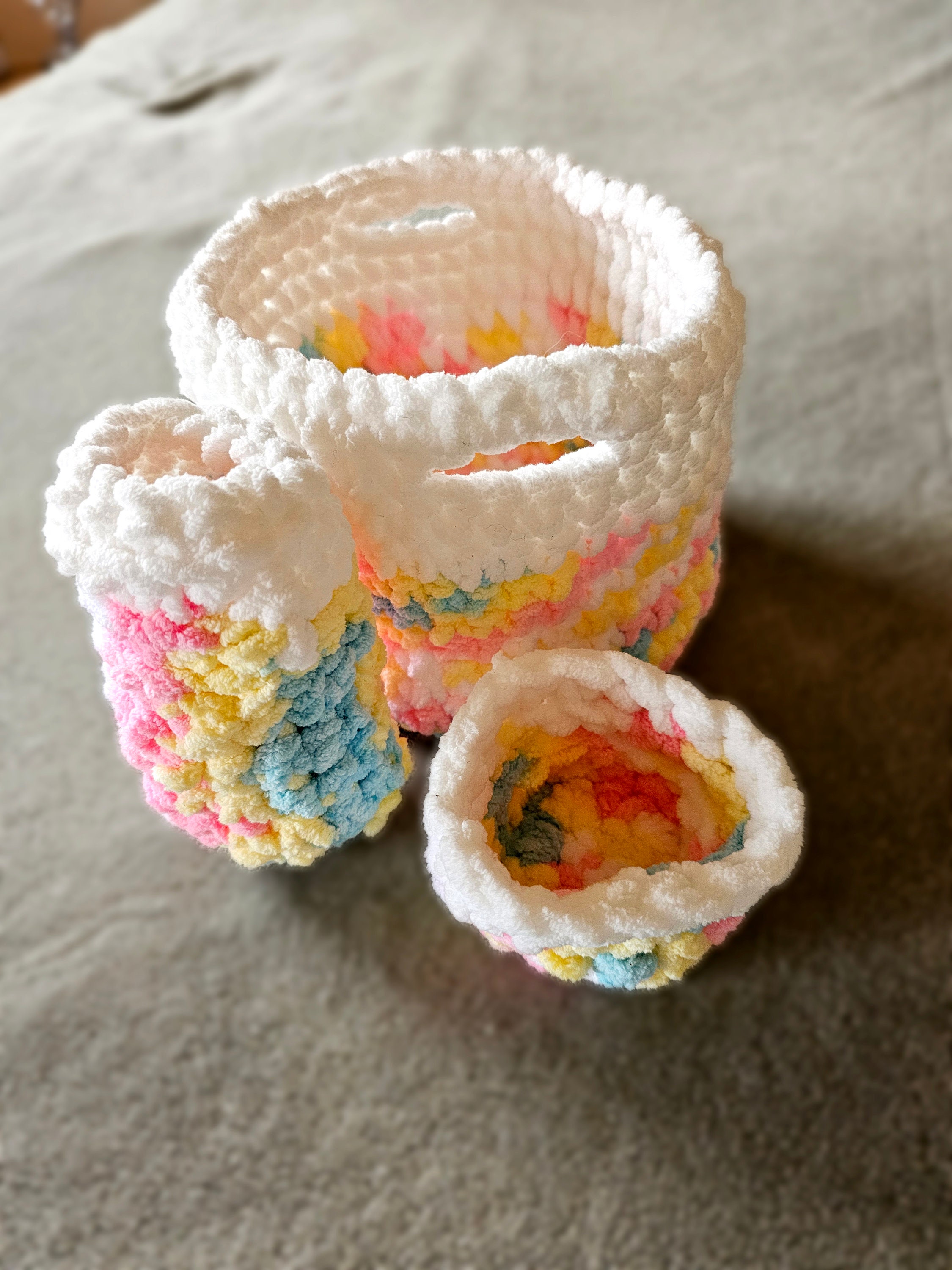 Round Storage Basket. Foldable Storage. Kids room bin. Crochet Baskets. Nursery Décor. Baby Bottle Cozy. Kids toy basket. Shelf organizer. - Thumbnail 2