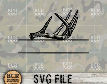 Pode incluir: Silhueta preta e branca de uma galhada de veado com uma linha horizontal abaixo. O texto "SVG FILE" está abaixo da galhada.