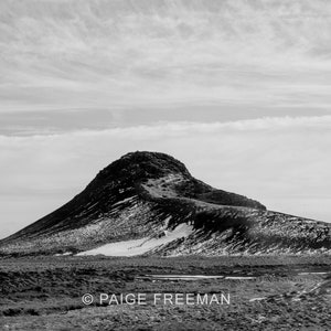 Islandberg - Digitales Foto, Digitaler Download, Fine Art Fotografie, Schwarz-Weiß, Landschaft