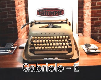 Vintage Triumph Gabriele E - 1960s German Typewriter in Perfect Working Condition