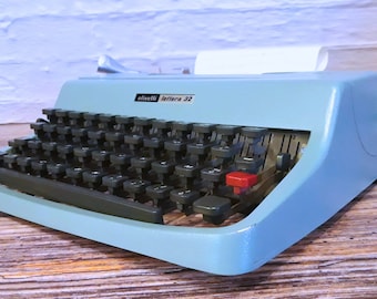 Olivetti Lettera 32 Typewriter – Vintage Italian Design – Fully Restored