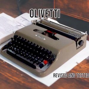 Vintage OLIVETTI LETTERA 22 Typewriter - fully functional vintage typewriter - Professionally overhauled -