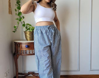 Pantalon en coton : pantalon en coton ample, coupe ample