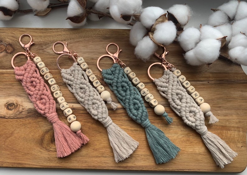 Love knot macrame keychain personalized with name image 7