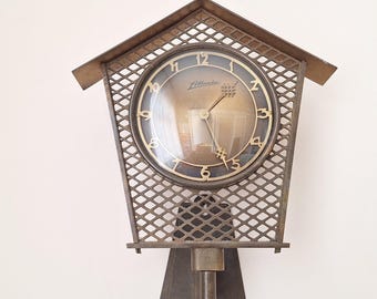 アンティーク　1950 美品 デザイン　アイアン　壁掛け時計 貴重 アンティークのアトランタ街灯壁掛け時計、1950年代の週単位巻き上げ式