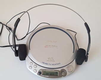 Sony D-F411 Discman Portable CD Player W/ AM/FM Radio
