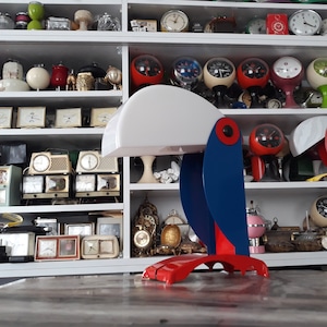 Pop Art Parrot Lamp: Blue Metal Bird Table Lamp