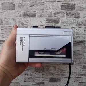 Vintage Sanyo Walkman, Kassettenspieler, seltener Sanyo Kassettenspieler, Sammlermodell, Sanyo Walkman, Sanyo Kassettenspieler, Sanyo M 1011