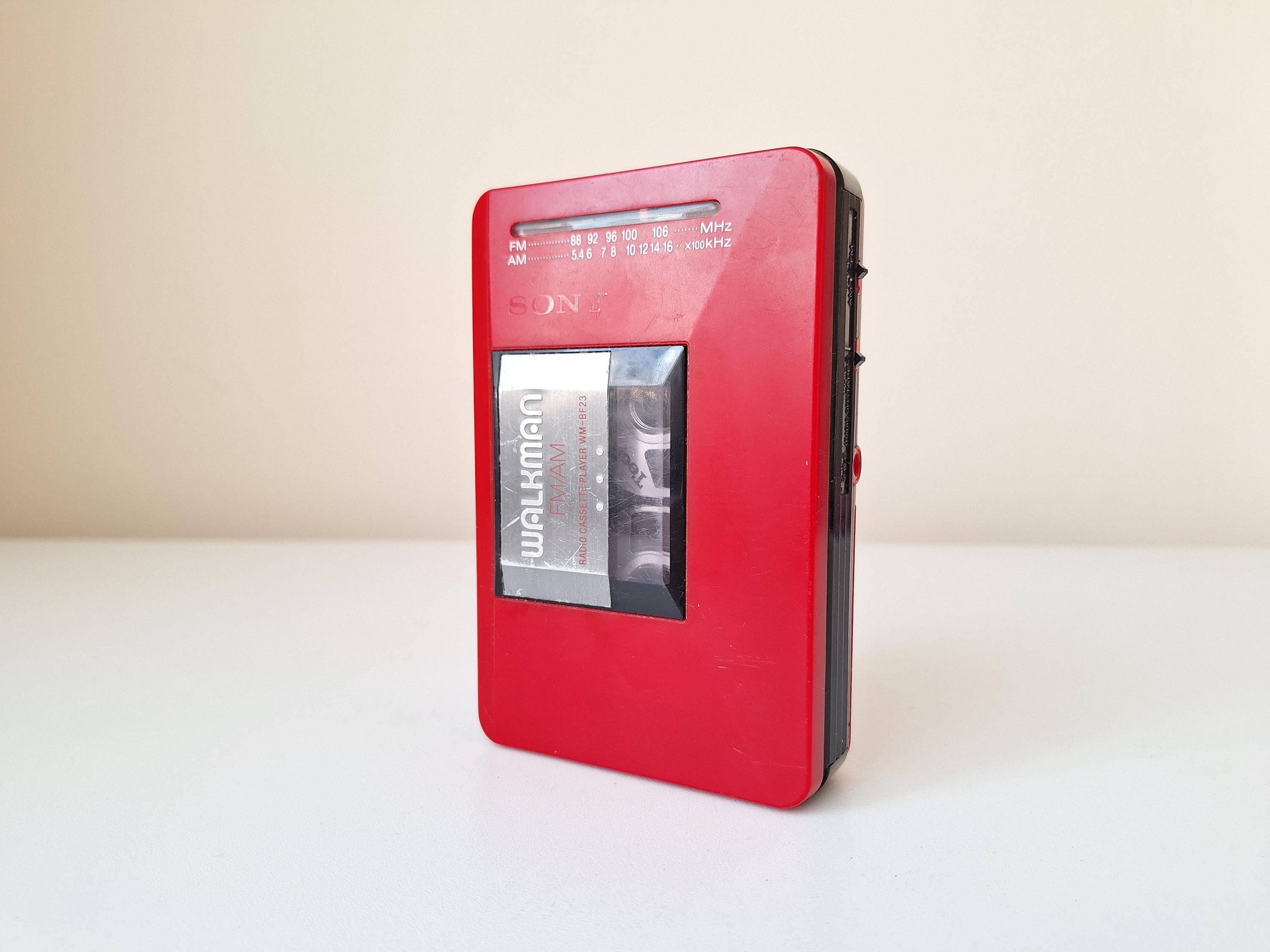 ビンテージ ソニー ウォークマン WM-BF23: FM/AM カセットプレーヤー