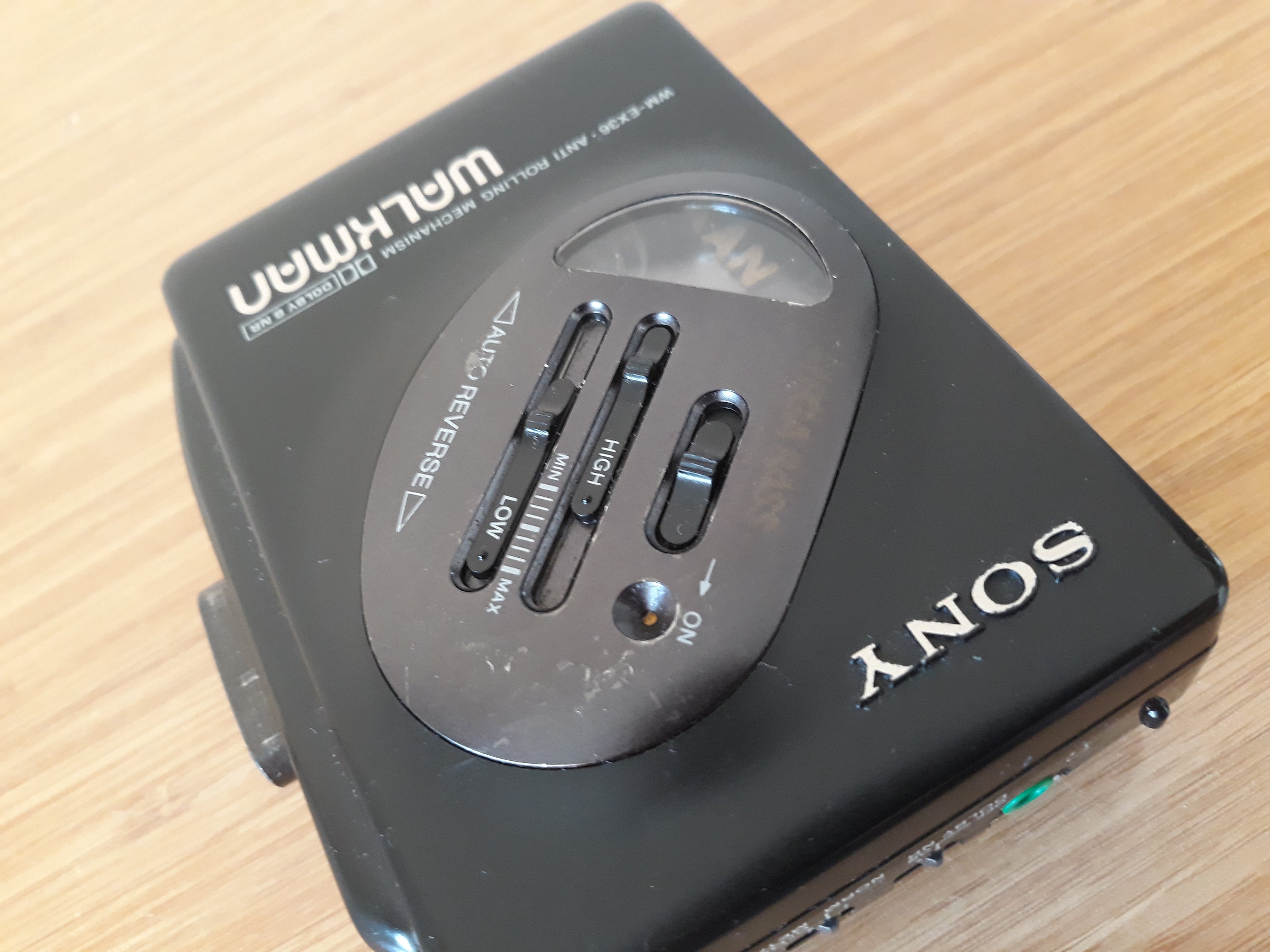 ヴィンテージ ソニー ウォークマン WM EX36：コレクターズアイテムの