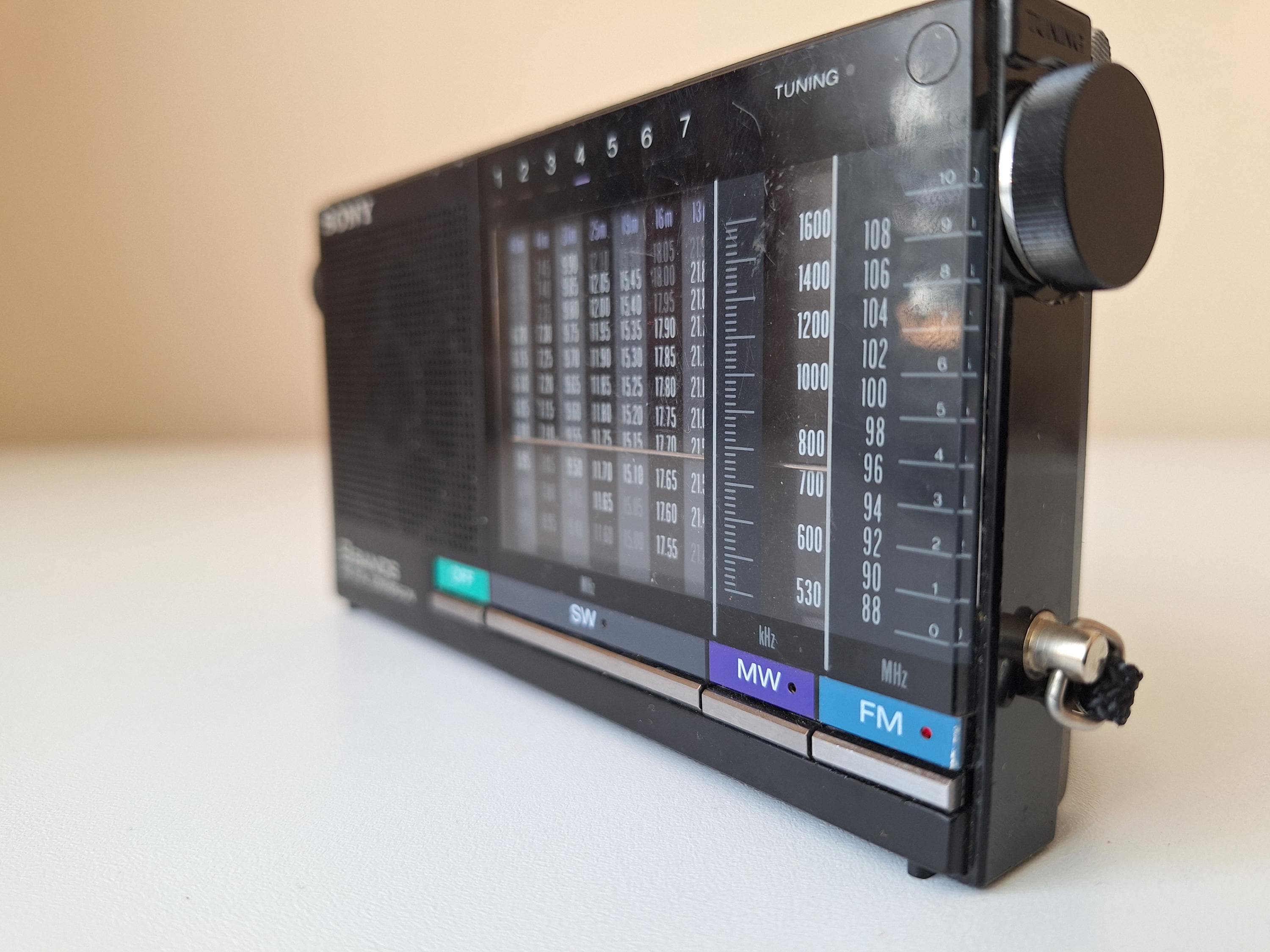 Vintage Sony ICF-4900 Radio, Fully Working - Etsy