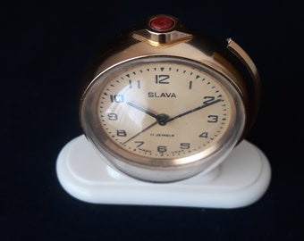 ヴィンテージ スラヴァ 目覚まし時計：ソ連製機械式置時計、1950年代