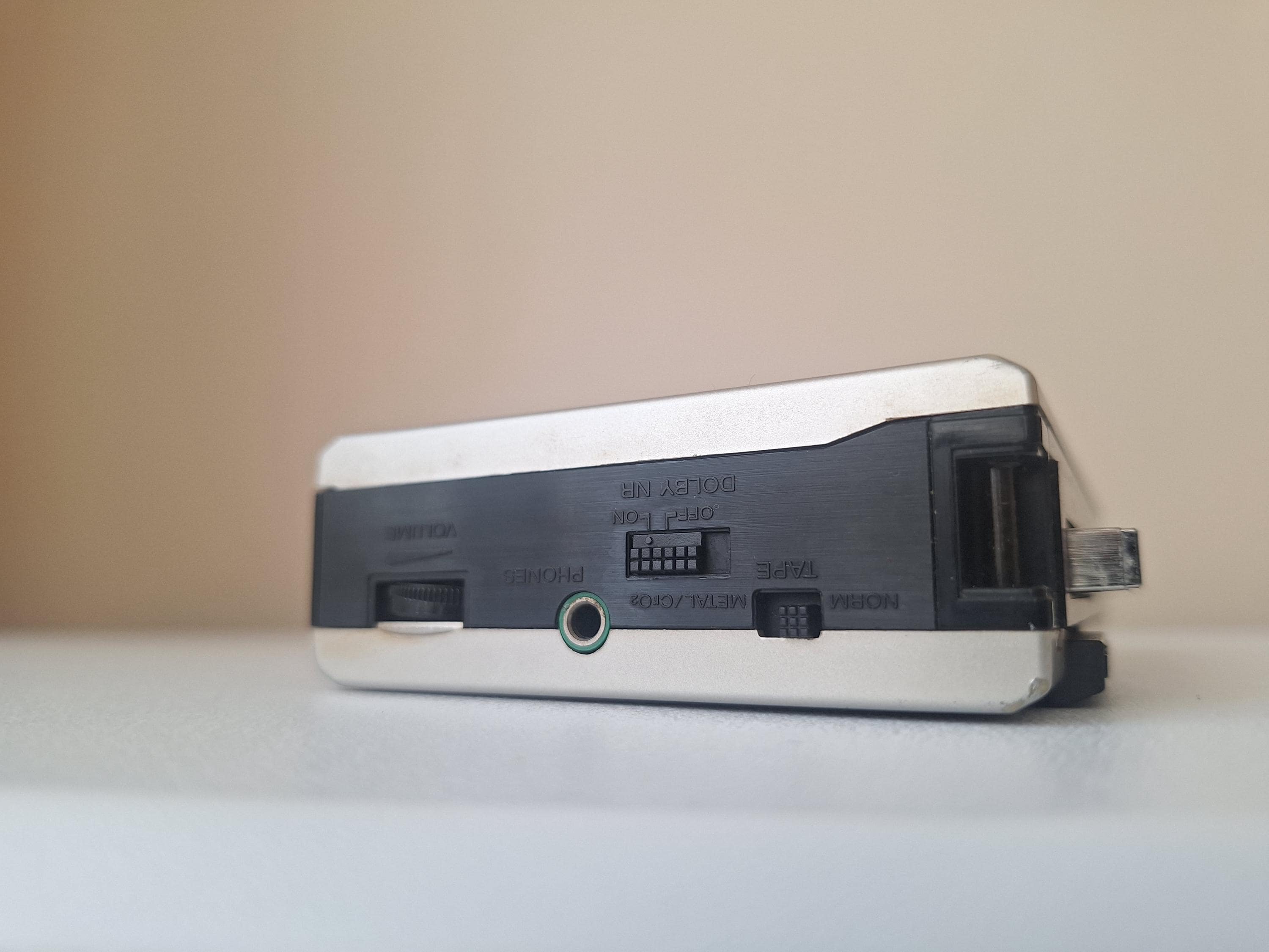 ビンテージ ソニー ウォークマン WM-24 カセットプレーヤー
