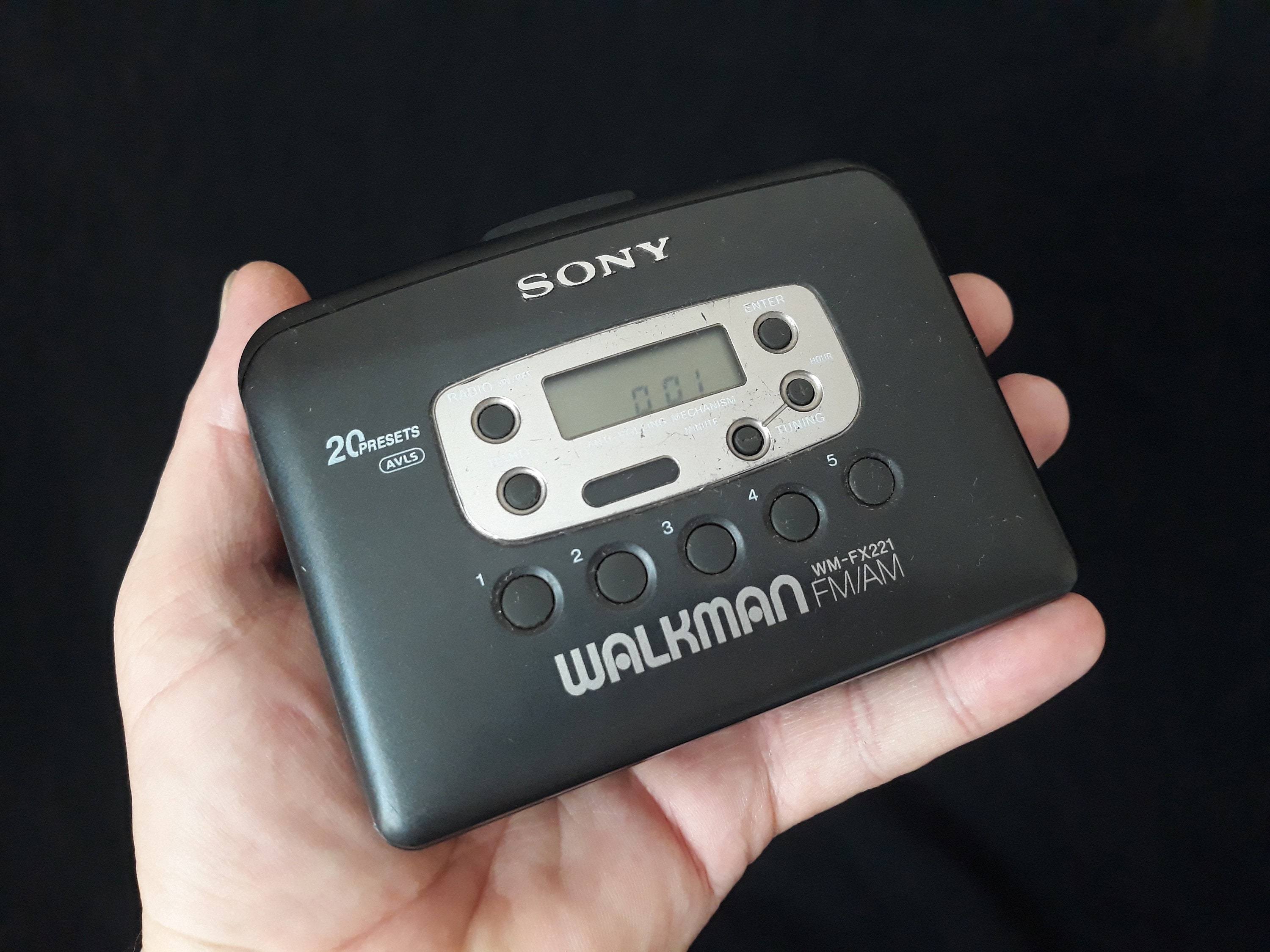 Vintage Sony Walkman WM- FX221 AM/FM Radio Cassette Player (tested Works)