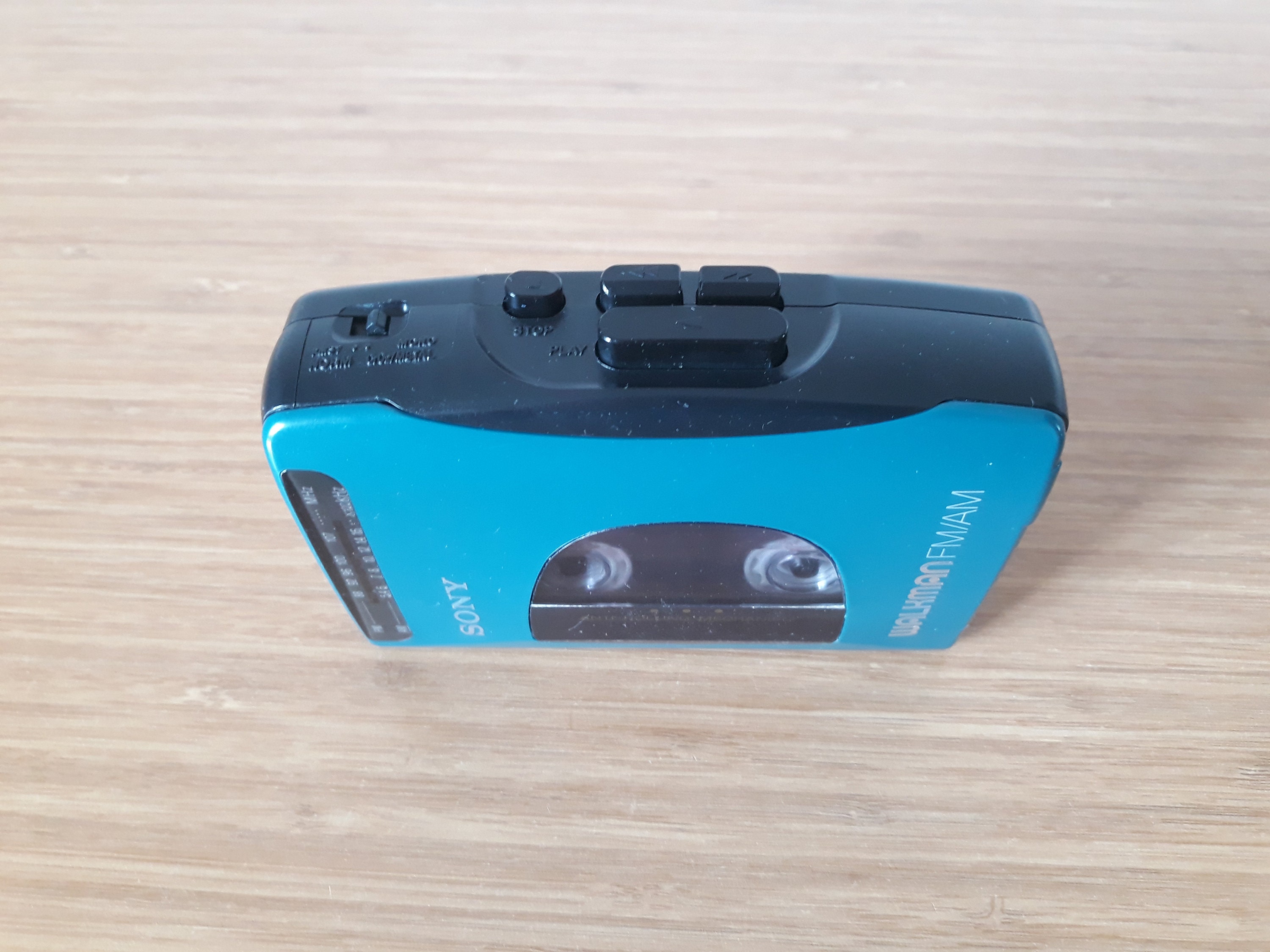 Vintage Sony Walkman WM-B10 Bleu (Années 80) – Pour Pièces Ou Réparation