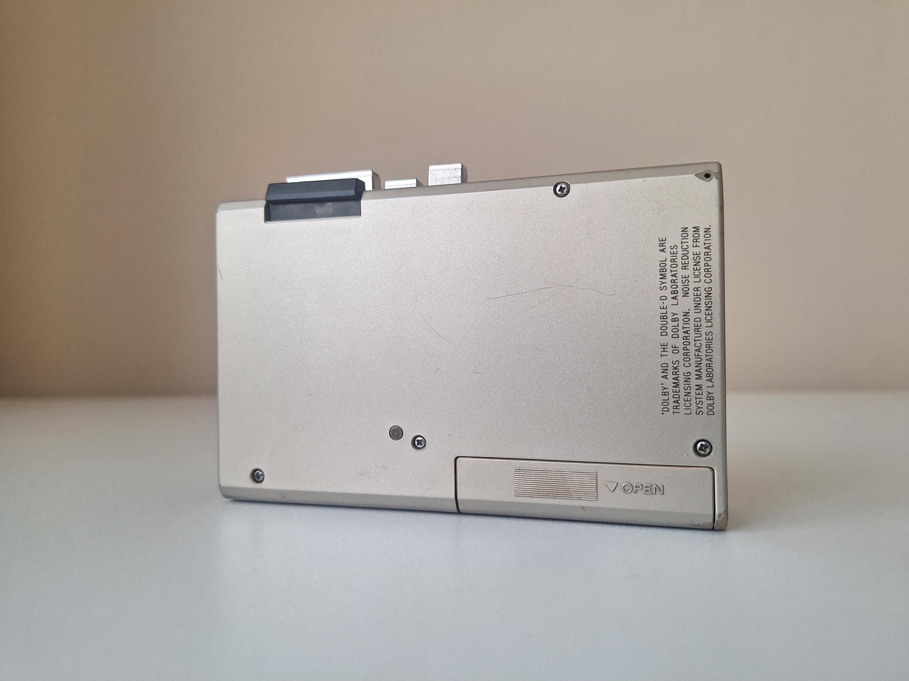 ビンテージ ソニー ウォークマン WM-24 カセットプレーヤー